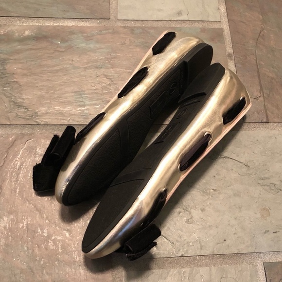 🆕 Sam Edelman Casey gold velour round to… - Picture 6 of 10